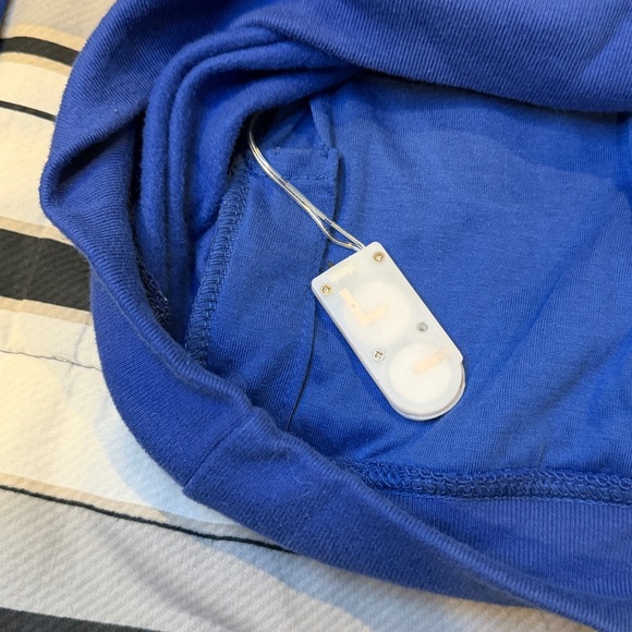 Peanuts Light Up Christmas Sweater - Picture 6 of 6